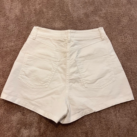 Sunday Best Shorts - Picture 2 of 7